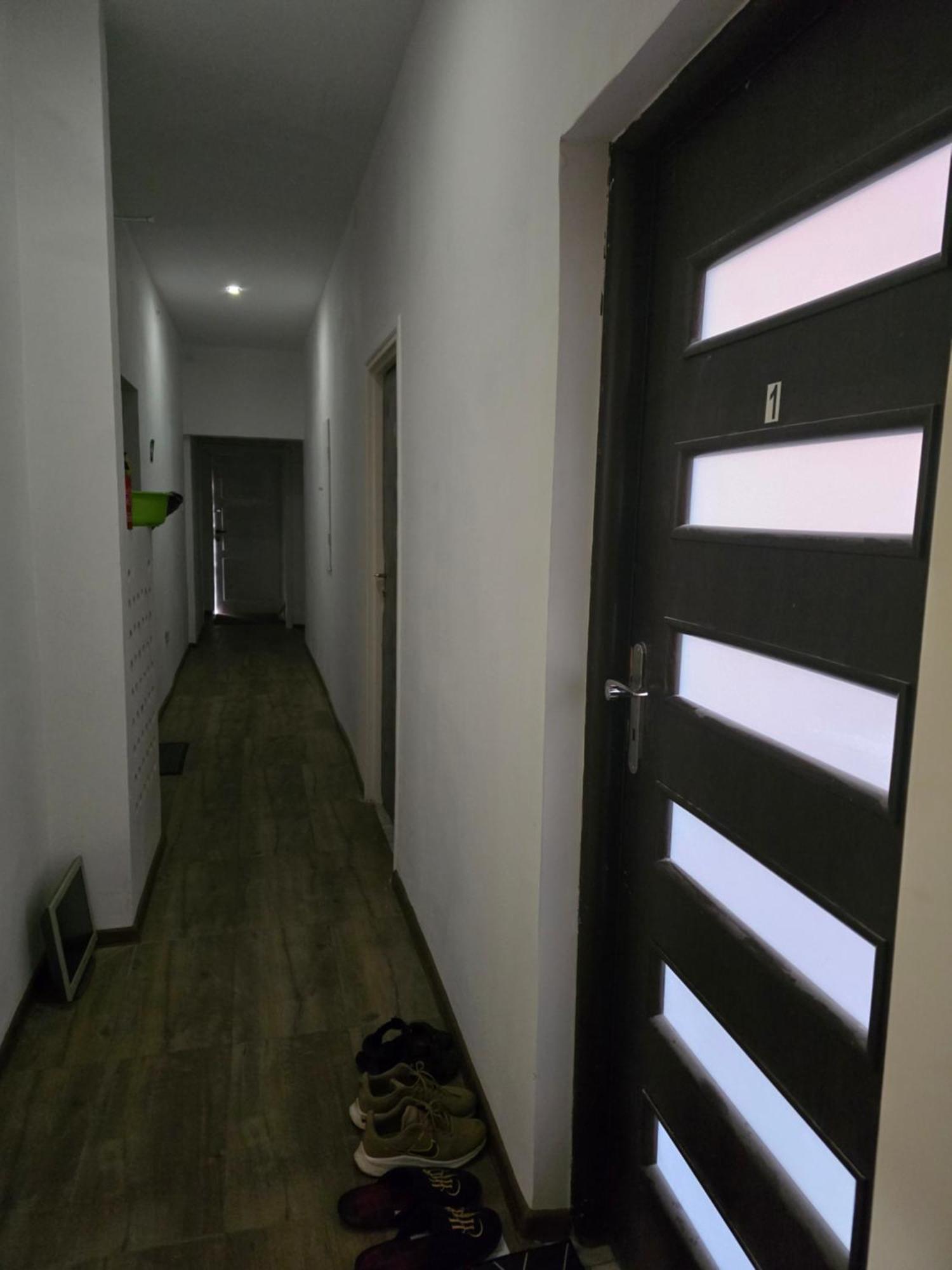 Hostel W Zielonce เจียลองกา ภายนอก รูปภาพ