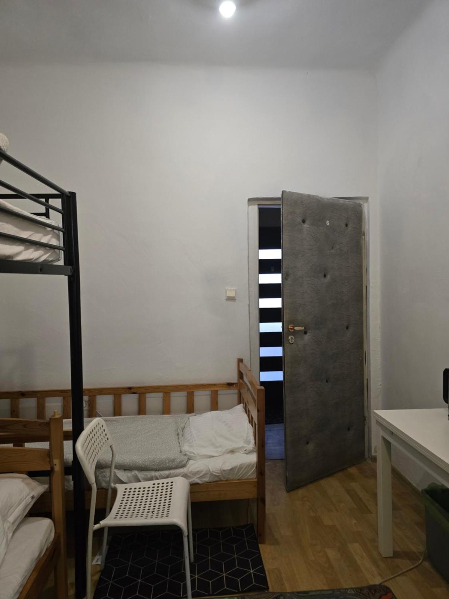 Hostel W Zielonce เจียลองกา ภายนอก รูปภาพ